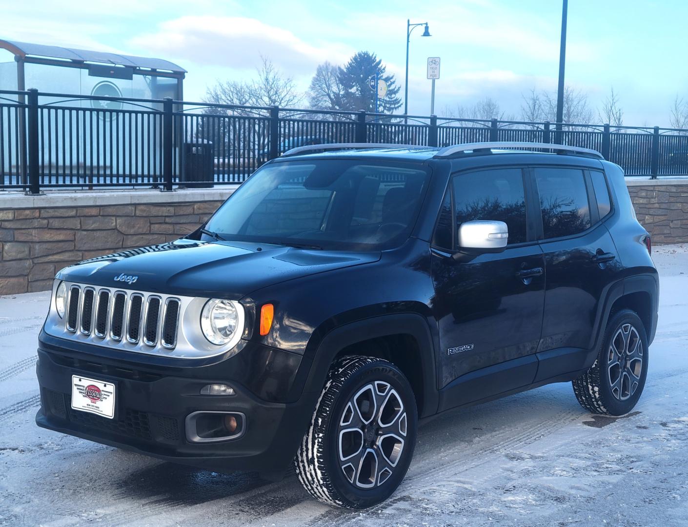 2015 Black /Black Jeep Renegade Limited (ZACCJBDT7FP) with an 2.4L I4 engine, 8 Speed Automatic transmission, located at 450 N Russell, Missoula, MT, 59801, (406) 543-6600, 46.874496, -114.017433 - 4 Wheel Drive. Automatic Transmission. Navigation. Heated Power Seats. Air. Cruise. Tilt. Backup Camera. AM FM XM. Bluetooth. Power Windows and Locks. Remote Start. - Photo#3